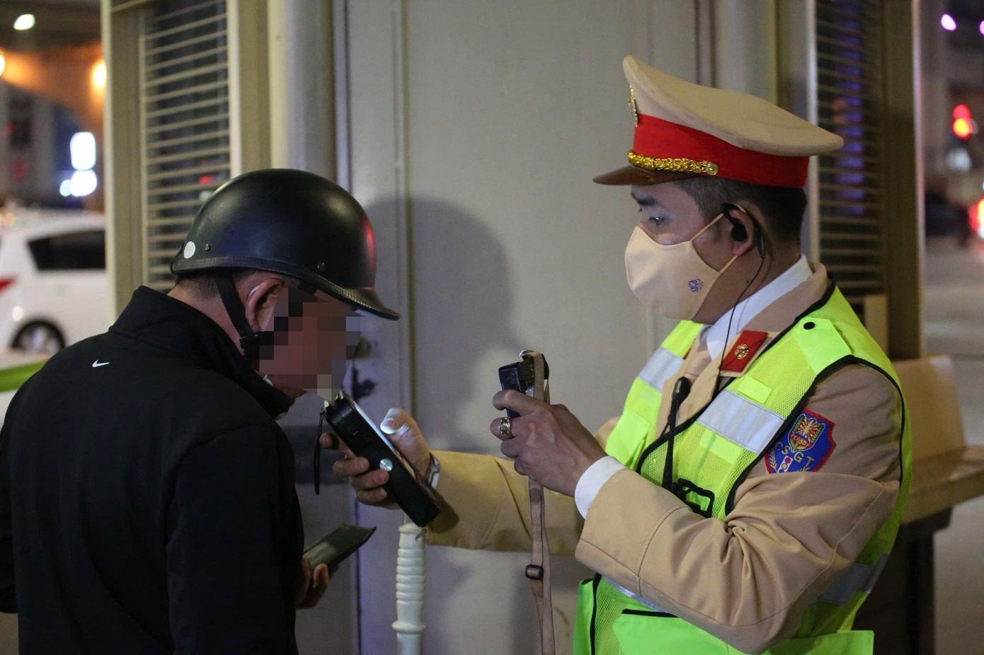 CSGT phat hien 125 tai xe vi pham nong do con ngay 'le tinh nhan' hinh anh