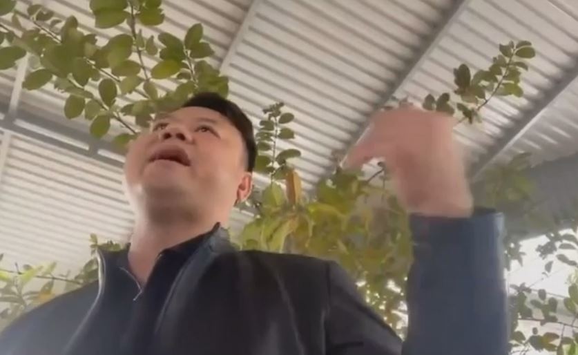 Tai xe thach 'ai cau duoc cu cau, phat 100 trieu khong sao' hinh anh