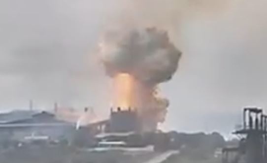 Khoanh khac lo phot pho o Lao Cai phat no hinh anh