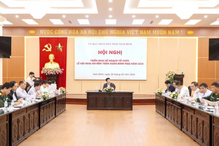 Khai an Den Tran luc 23h15 ngay 14 thang Gieng hinh anh