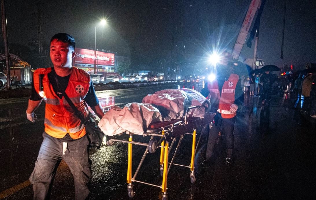 Danh tinh nan nhan tu vong trong vu tau hoa huc xe tai hinh anh