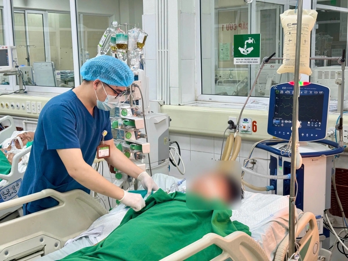 Uong ruou lien tuc dip Tet, nguoi dan ong nguy kich hinh anh