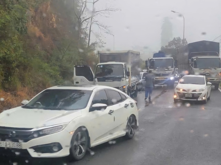 Tai nan lien hoan,  Tren deo Bao Loc anh 2