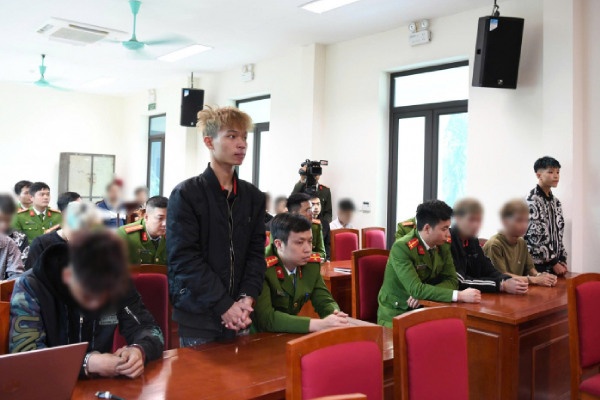 Lam ro doi tuong chem dut lia canh tay nguoi o duong tranh Vinh Yen hinh anh