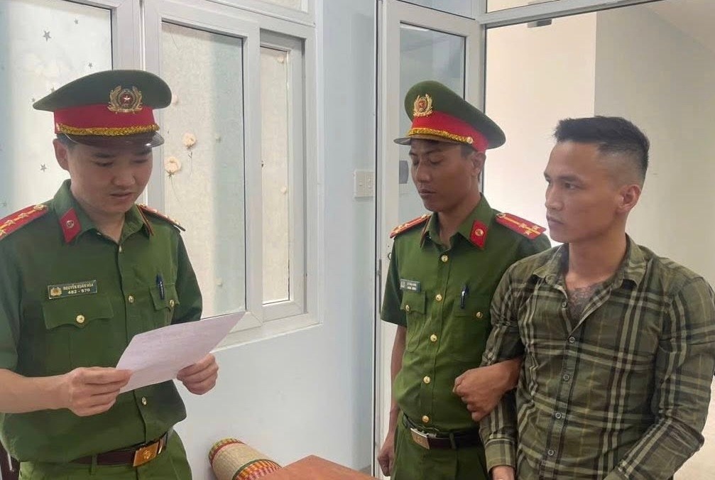 Cap song sinh chem nguoi vi mau thuan choi bau cua hinh anh