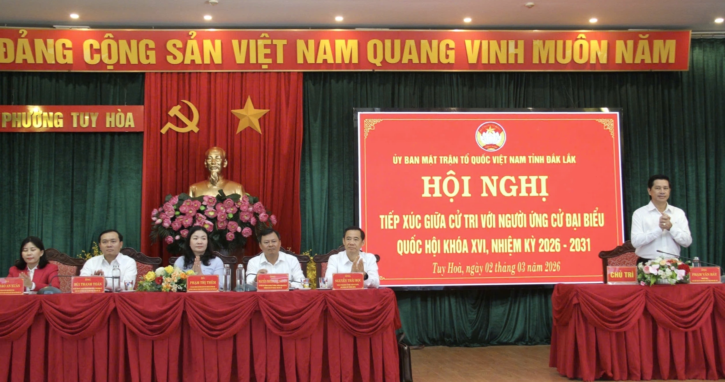 Nguyen Thai Hoc anh 2