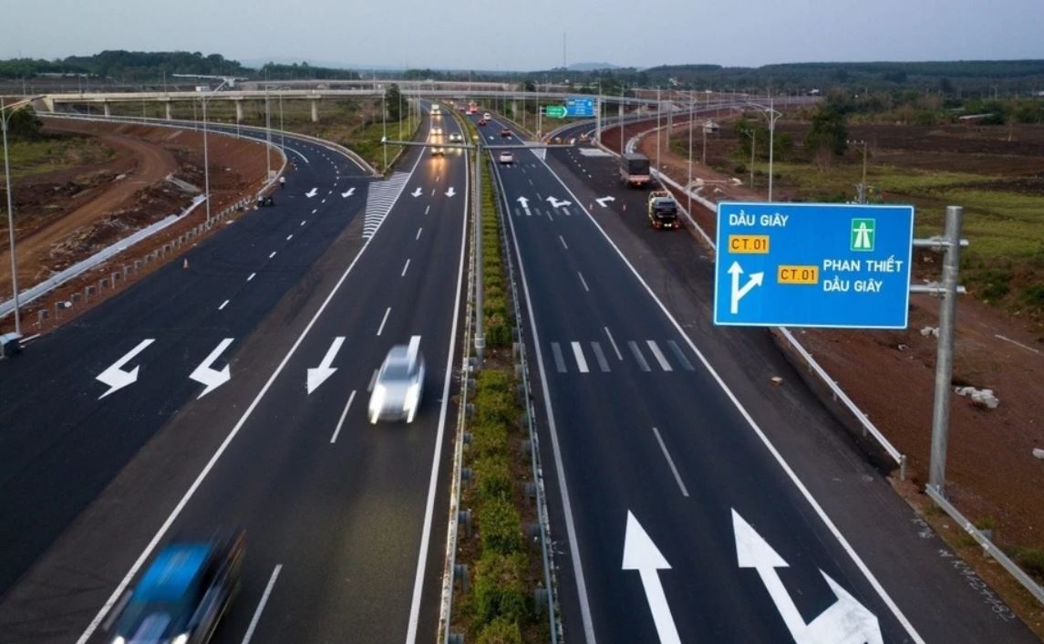 Thu phi 5 du an cao toc Bac - Nam tu 22h ngay 2/3 hinh anh