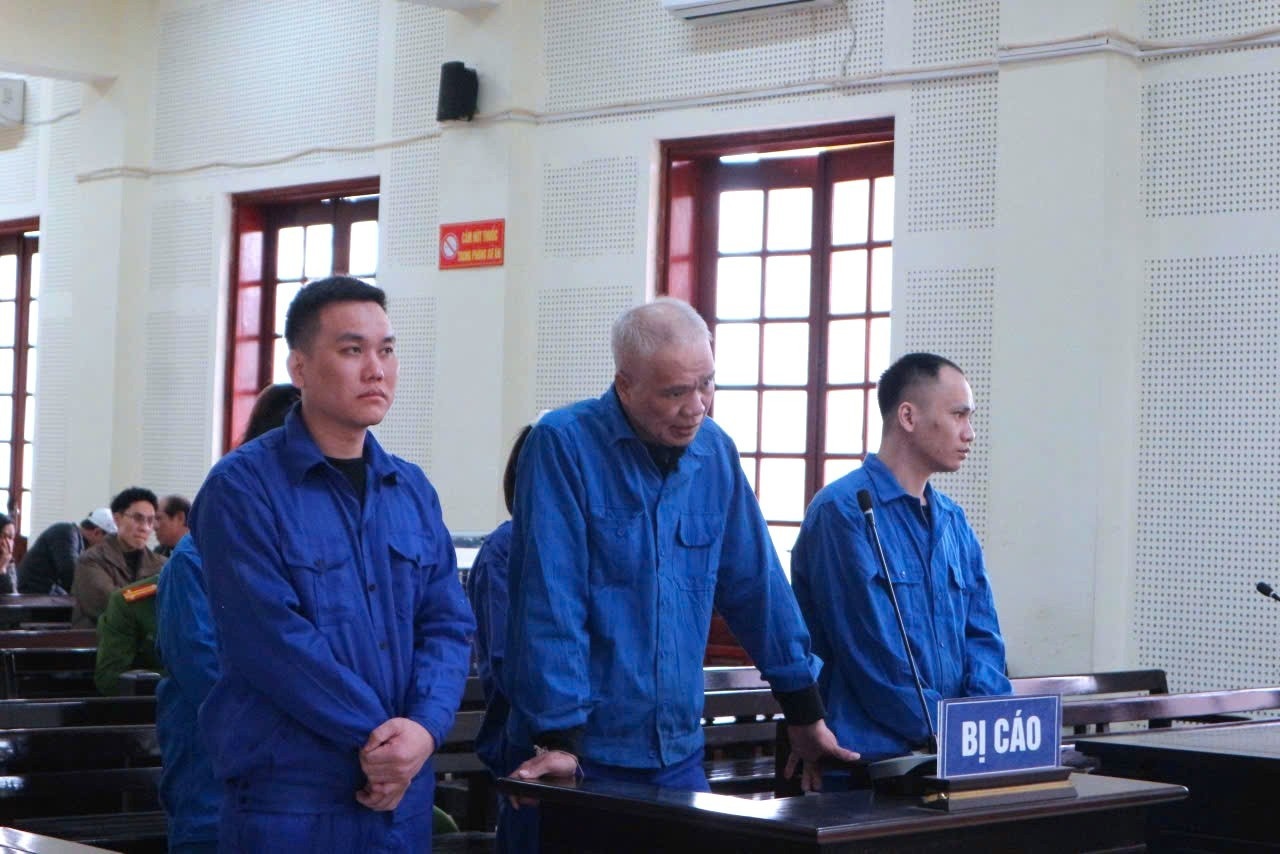 Con duong an tu,  Ong trum ma tuy anh 1