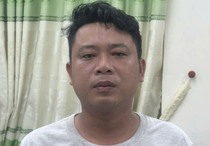 Bat khan cap doi tuong kep co, danh toi tap tai xe taxi o TP.HCM hinh anh