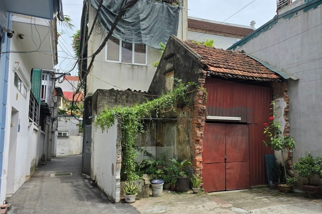 Dan Ha Noi duoc phep xay moi nha o tren bai song? hinh anh