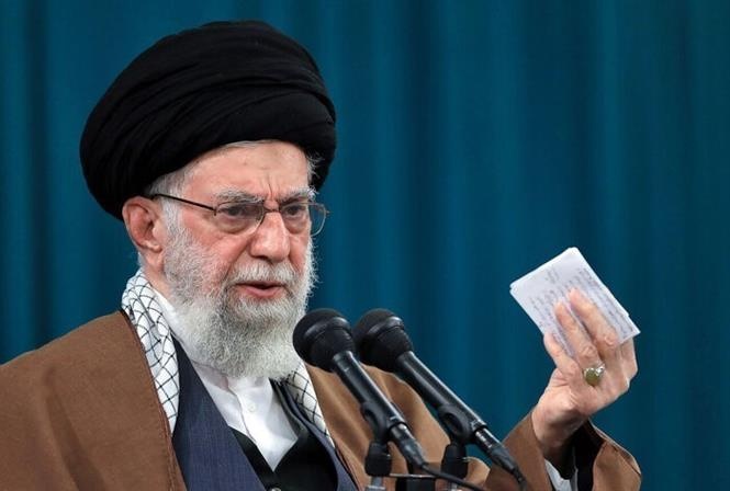 Vi sao nguoi Iran ton tho Dai giao chu Khamenei? hinh anh