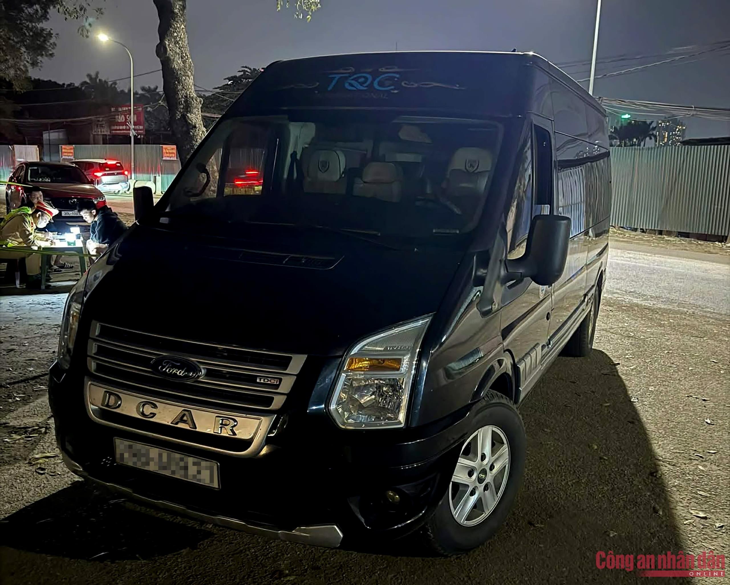 Tai xe,  Dinh nong do con,  Nha tang le anh 2