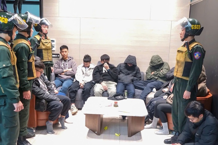 Vu an Xoi lac TV: Bat giu nhieu binh luan vien hinh anh