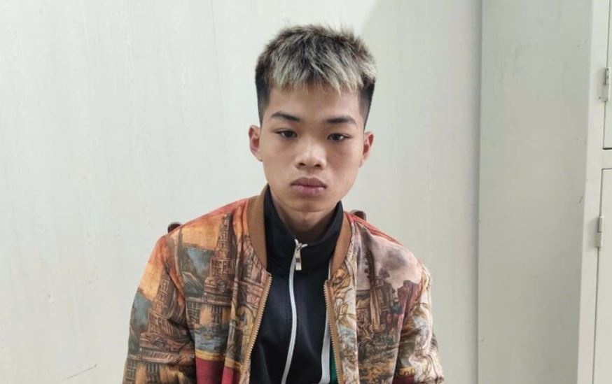 Xu ly nam thanh nien chan dau xe cho tan binh nhap ngu hinh anh