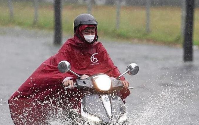 Du bao thoi tiet ngay 5/3: TP.HCM mua trai mua, mien Bac hung nang hinh anh