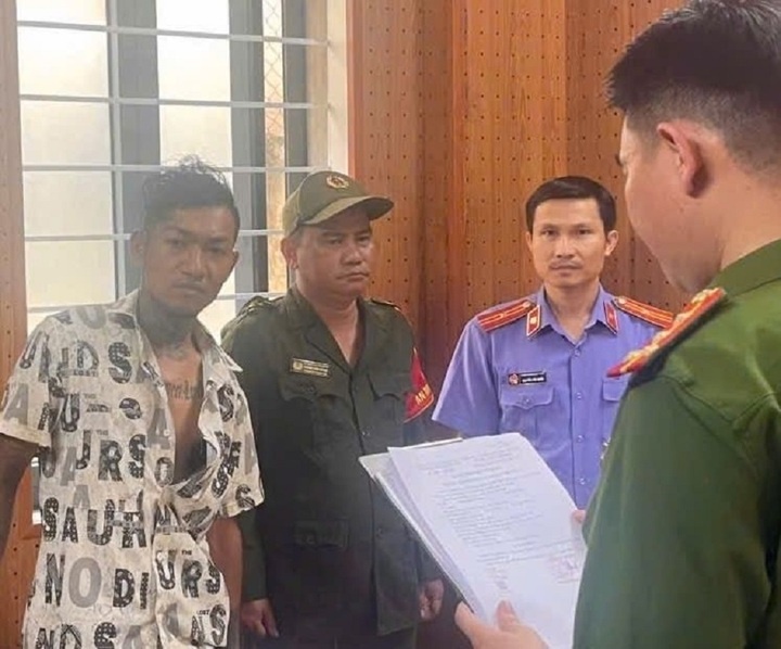 Bat giam doi tuong,  Cam dao,  dot nhap phong tro anh 1