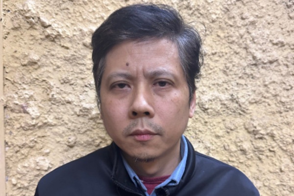 Gia chu ky cua vo de ky hop dong, chiem doat hon 2,7 ty cua doi tac hinh anh