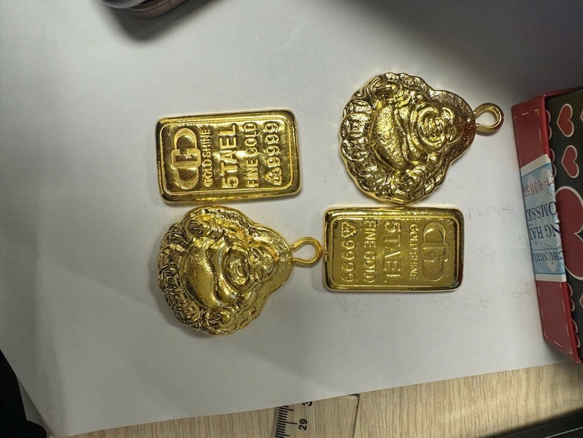 vận chuyển trái phép, gần 13 kg vàng, Nội Bài ảnh 3 van chuyen trai phep, gan 13 kg vang, Noi Bai anh 3