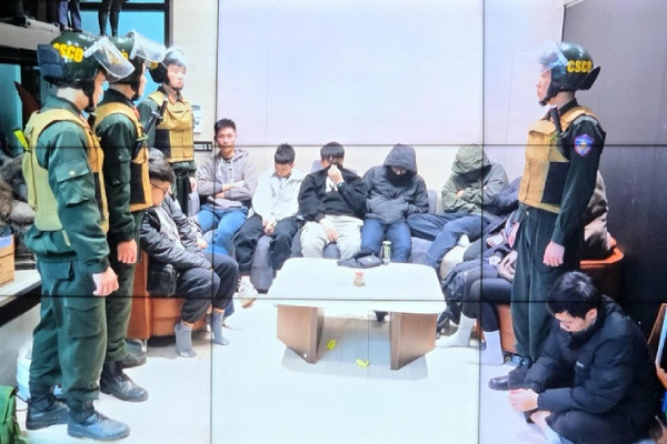 Khoi to vu an 'Xoi Lac TV': Nguoi xem kenh lau co bi lien doi? hinh anh