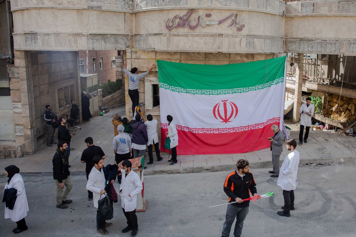 Iran rut lai tuyen bo ngung khong kich cac nuoc lang gieng hinh anh