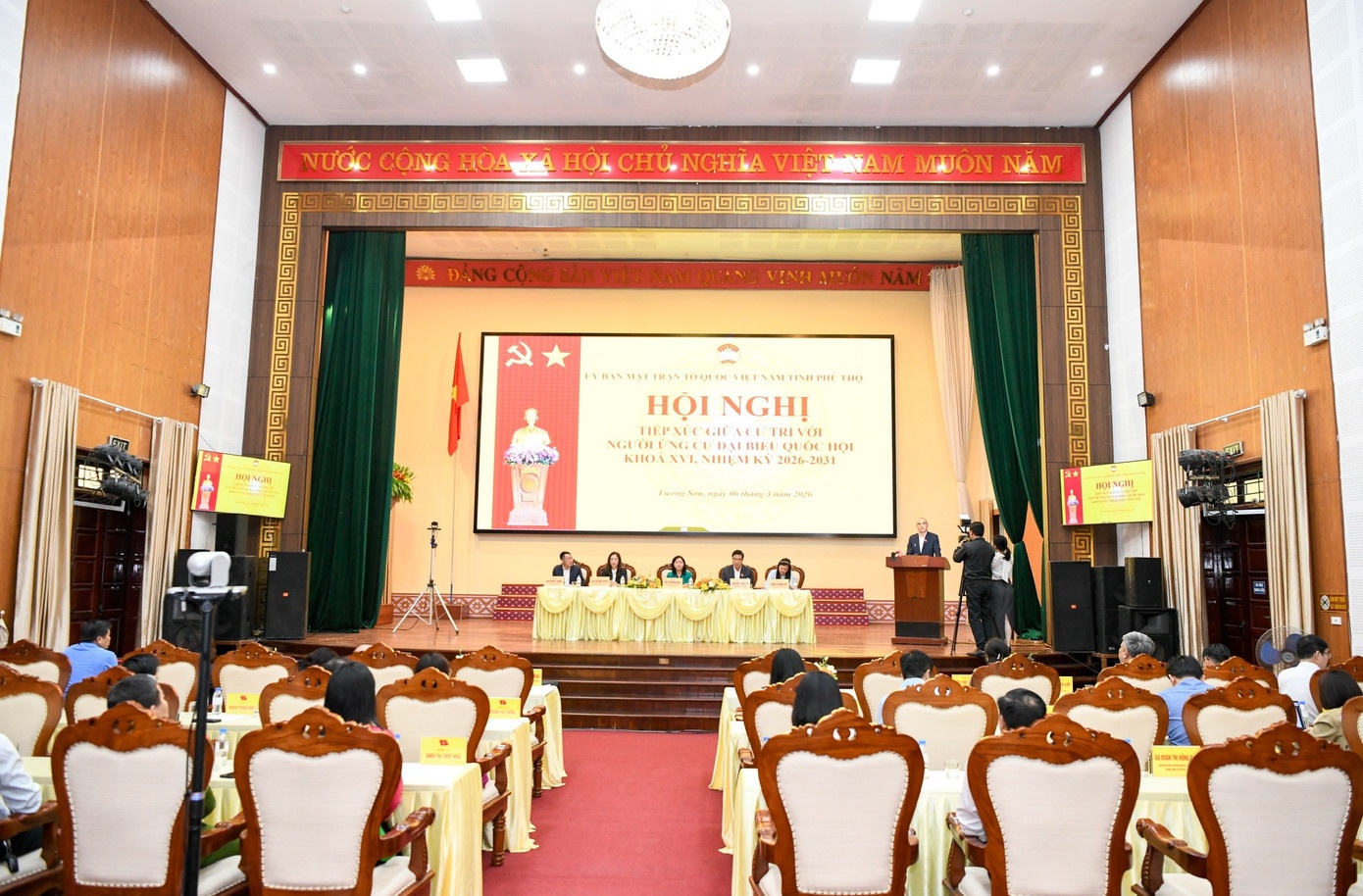 Bui Thi Minh Hoai anh 6