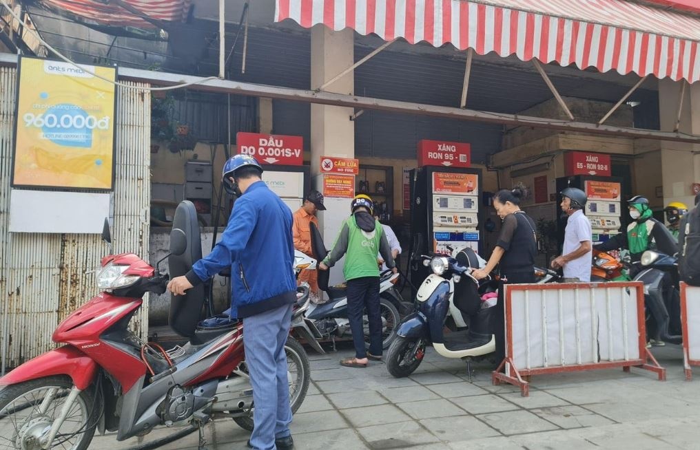 Danh sach 21 cay xang dung hoac han che ban o Ha Noi hinh anh