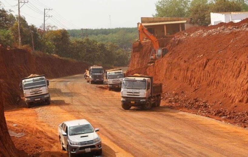 Dong Nai tam dung thi cong doan ha cot nen lam 8 nha dan 'treo cao' hinh anh