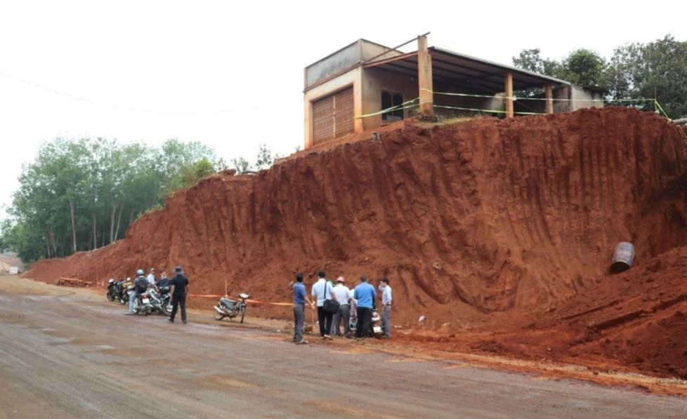 Lam ro nghi van tai du an khien 8 nha dan tren 'bo vuc' hinh anh