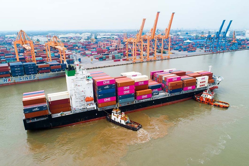 Tau thuyen Viet Nam van mac ket tai khu vuc xung dot Trung Dong hinh anh