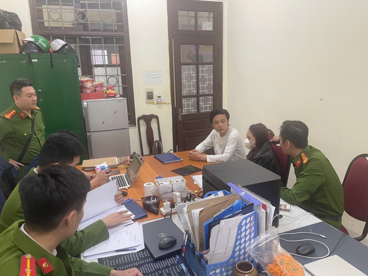 Co gai nhay lau anh 2