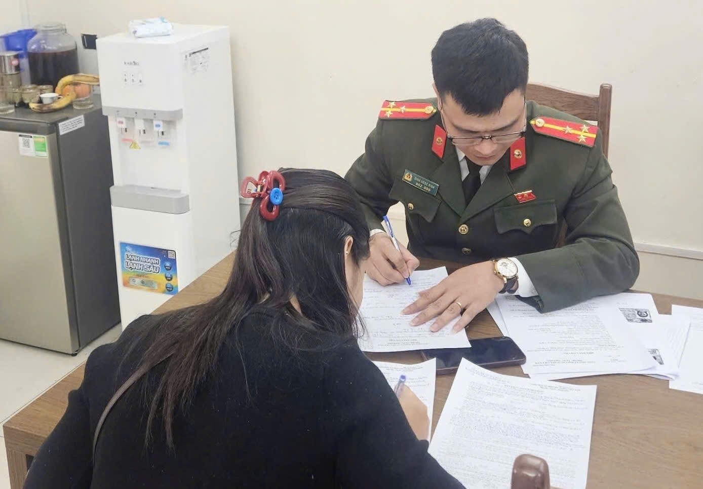 Quoc hoi khoa XVI anh 1