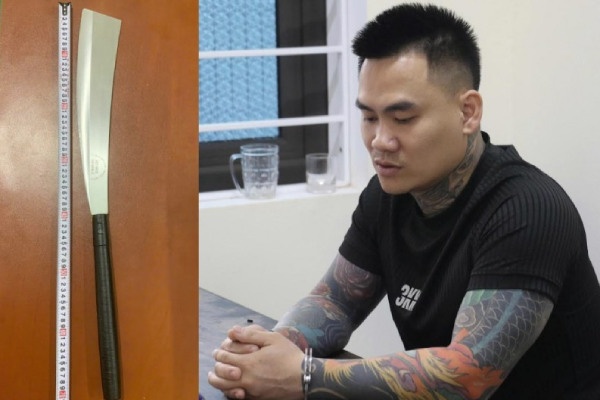 Tam giu hinh su doi tuong cam dao xong vao quan ca phe chem nguoi hinh anh