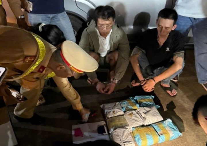 Tam giam 3 doi tuong mua ban trai phep hon 10 kg ma tuy tai Dak Lak hinh anh