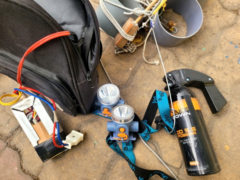 Nhom doi dem,  San trom meo anh 3