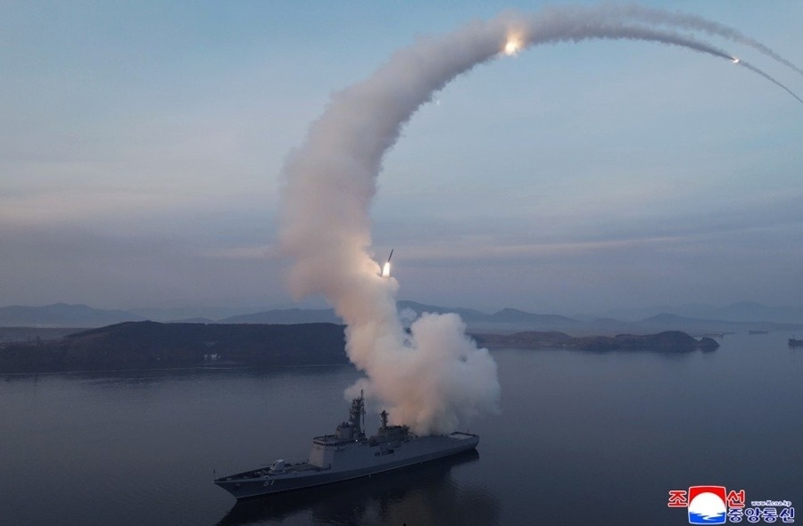 Trieu Tien lai thu ten lua hinh anh