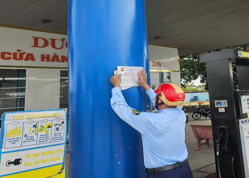 Can Tho giam sat chat hang loat cay xang co dau hieu han che ban hinh anh