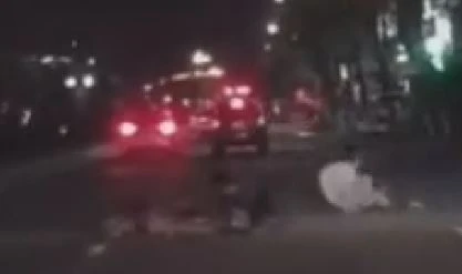 Xe Fortuner gay tai nan roi bo chay o Da Nang hinh anh