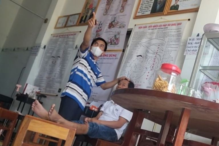 Bi hai chuyen “thay” chua benh la... benh nhan tam than hinh anh