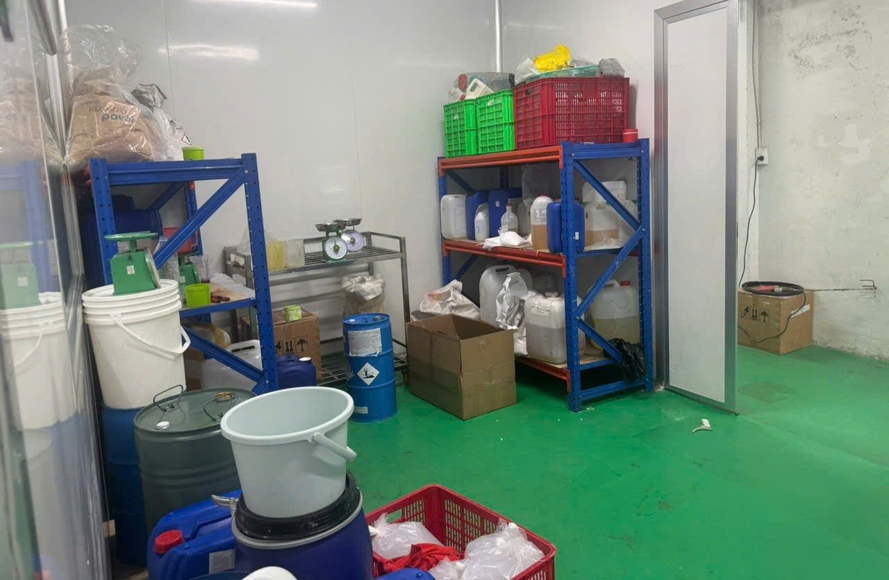 công xưởng kem trộn ảnh 1 cong xuong kem tron anh 1