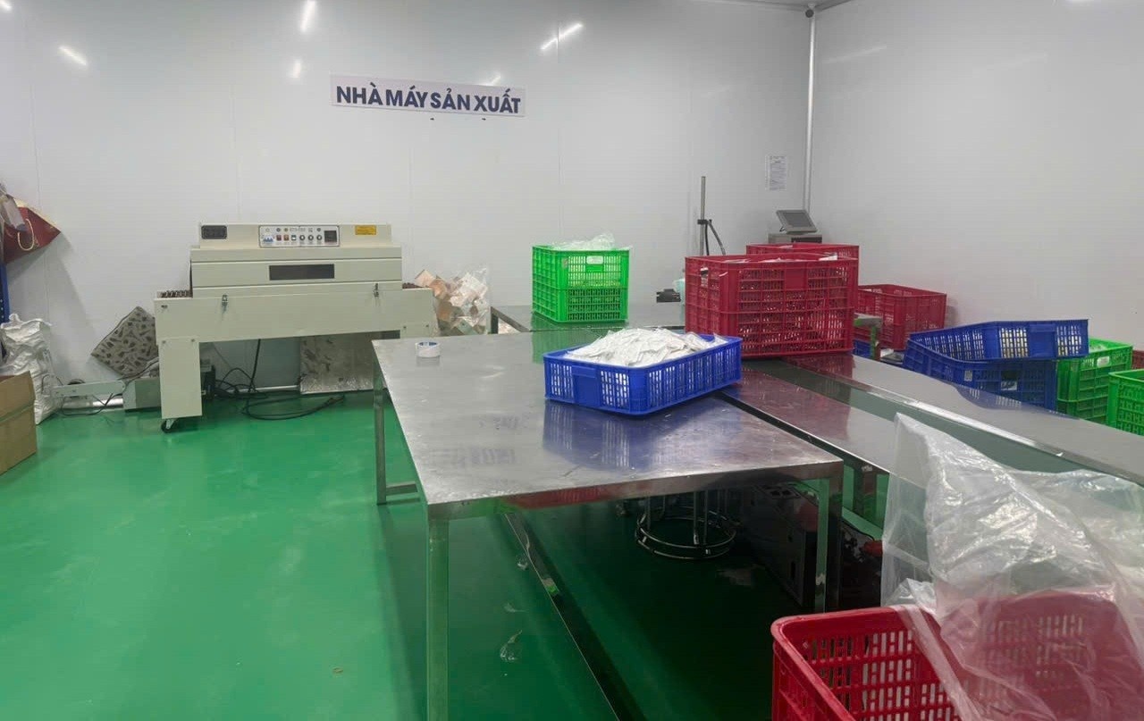 công xưởng kem trộn ảnh 2 cong xuong kem tron anh 2