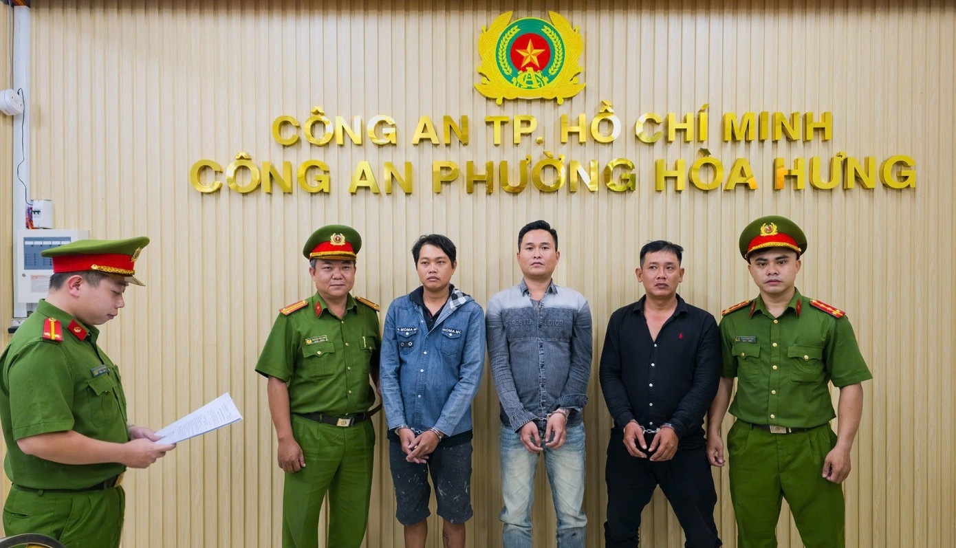 Tam giu 3 nguoi,  Dap pha quan com anh 1