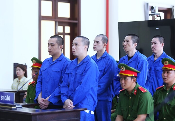 Con trai cau ket voi bang nhom gia cong an cuop 2 trieu USD hinh anh