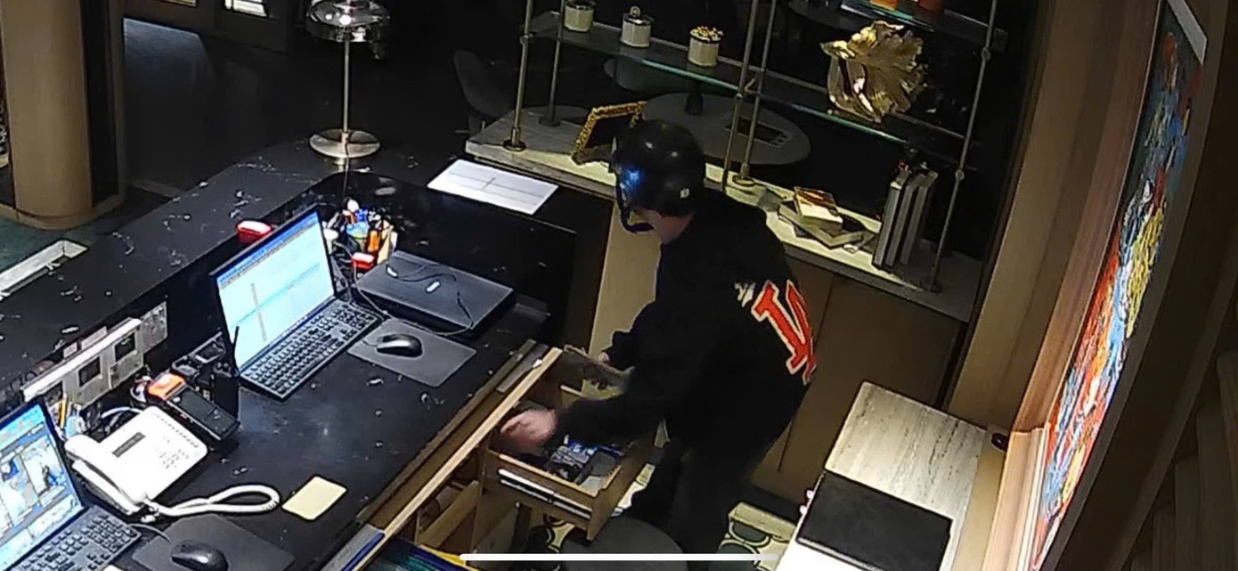 Vach mat ke dot nhap, trom tien o khach san trung tam TP.HCM hinh anh