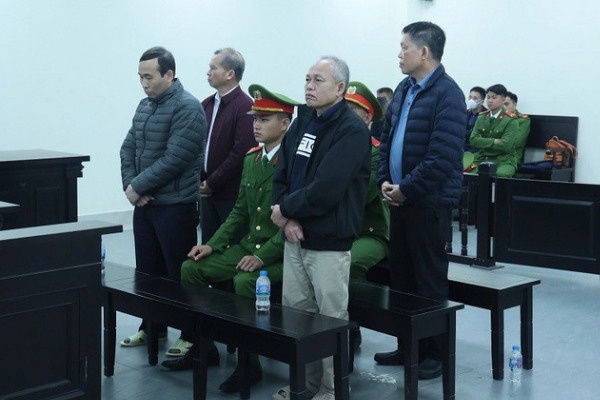 Cuu Giam doc va Pho giam doc Ban Quan ly du an Dak Lak khang cao hinh anh