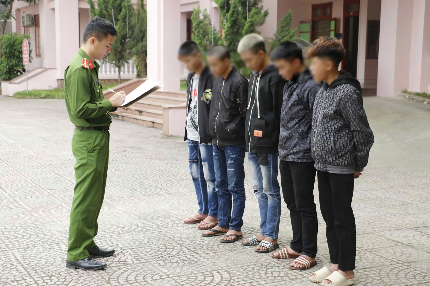 Sa luoi,  truoc gio thao chay anh 1