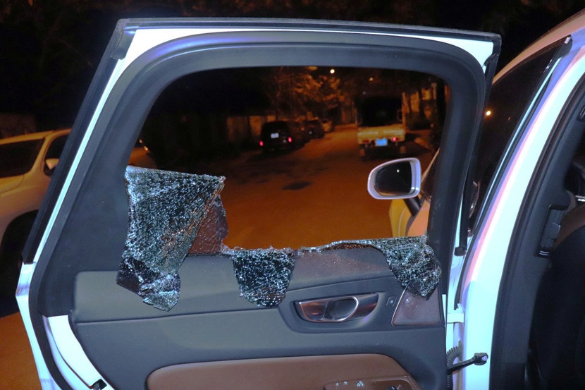 Đập kính ôtô, trộm cắp tài sản ảnh 2 Dap kinh oto, trom cap tai san anh 2