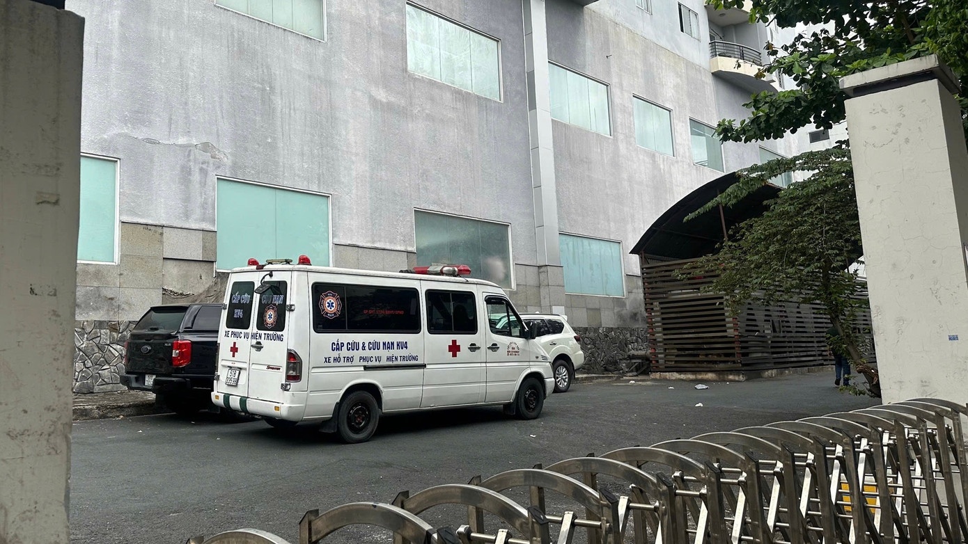 Dieu tra nguyen nhan nguoi dan ong roi tu tang 17 chung cu o TP.HCM hinh anh