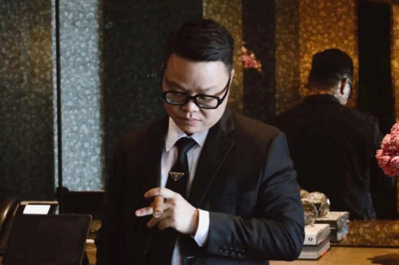 Mr Pips,  Shark Binh,  Rua tien,  Cong ty Ngan luong anh 2