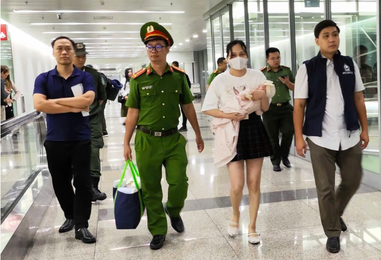 Vo chong Mr Hunter,  Le Khac Ngo,  Mr Pips,  Shark Binh,  Rua tien,  Lua dao anh 2