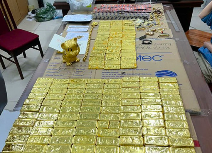 Dan sieu xe, dong ho xa xi, tien va vang thu giu trong vu Mr Pips hinh anh